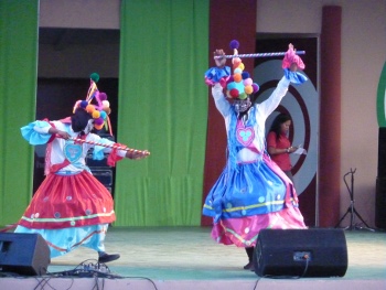 Baile de diablitos espejos en la feria internacional de david en chiriquí